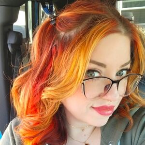 Meet your Posher, Carly